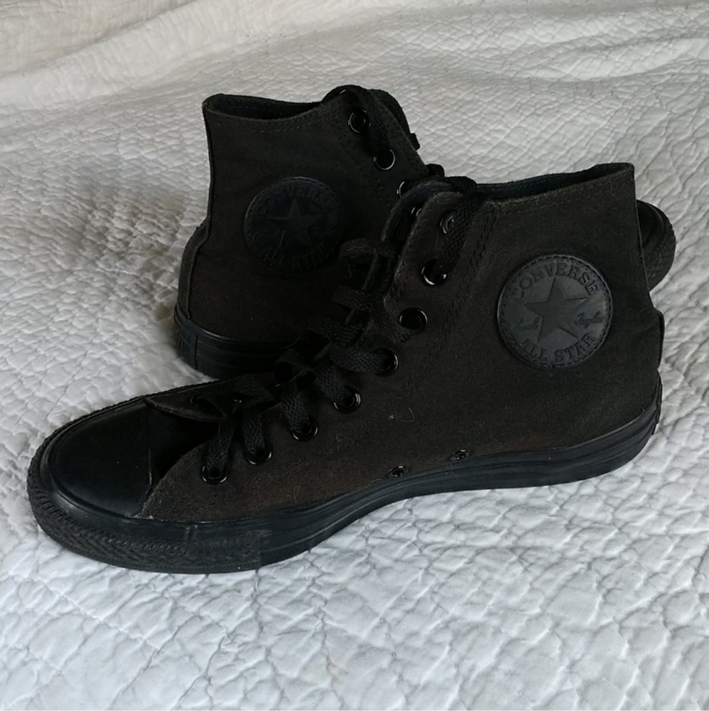 All Black Converse Hightop Shoes W9.5/M7.5